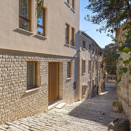 Pula Residence Rooms And Apartments Old City Center Exterior photo