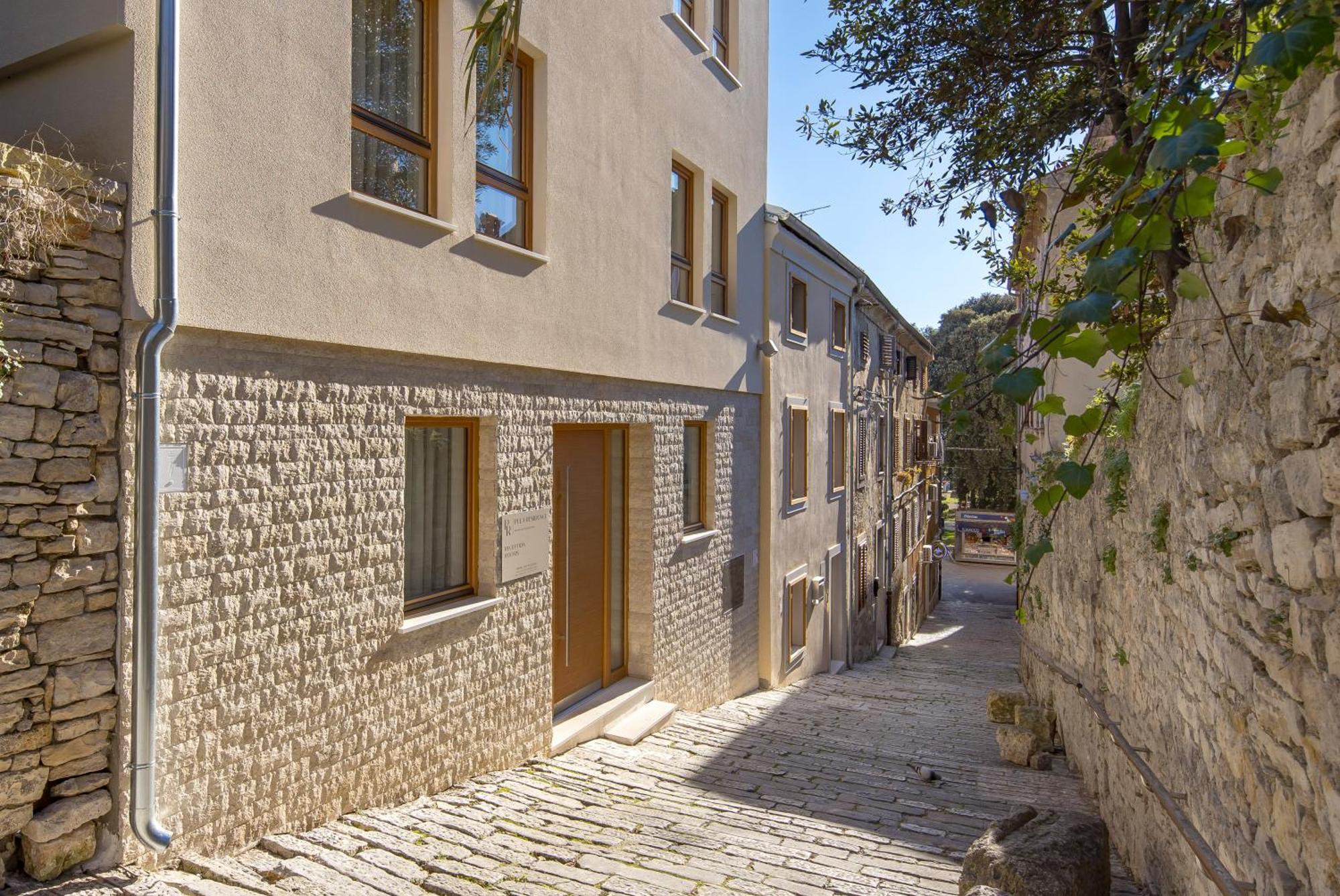 Pula Residence Rooms And Apartments Old City Center Exterior photo